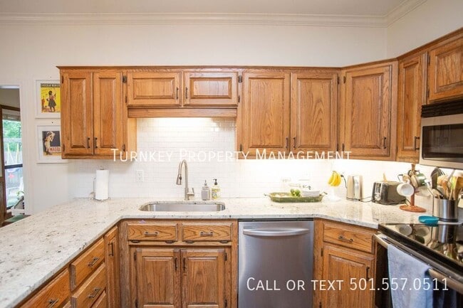 Building Photo - 14205 Longtree Dr