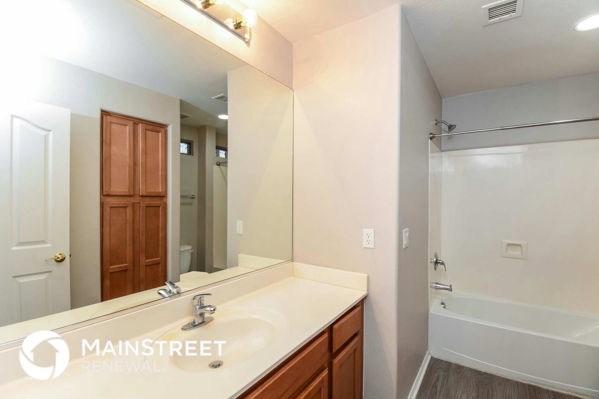 Building Photo - 17039 W Ipswitch Way