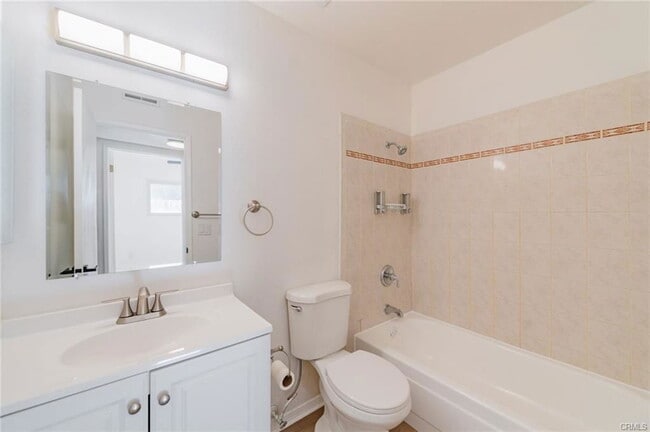 Primary Photo - 1817 N Symphony St