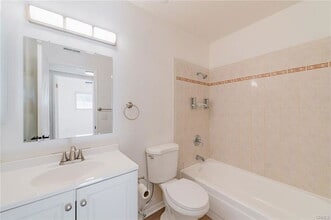 Building Photo - 1817 N Symphony St