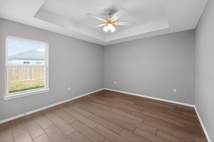 Building Photo - 340 Uva Ln