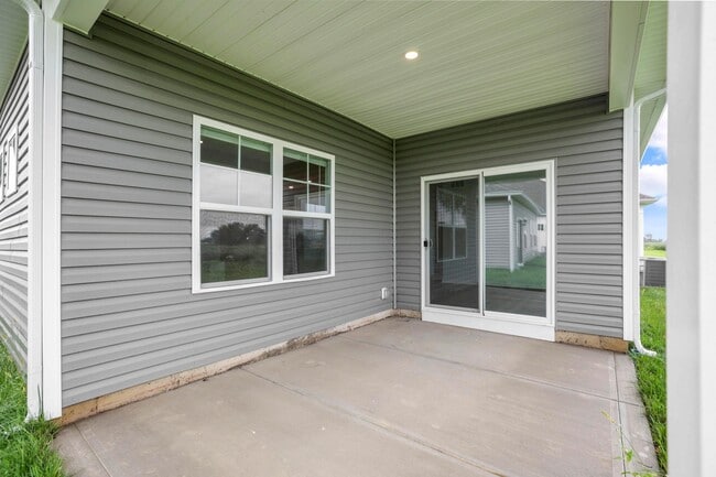 Building Photo - 539 Darliene Dr