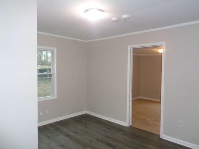 Building Photo - 2 Bdroom 1 Bath Home