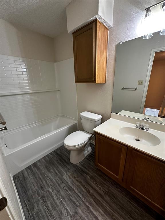Building Photo - 6106 La Naranja Ln