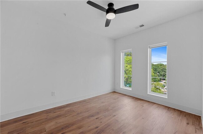 Building Photo - 456 Flat Shoals Ave SE