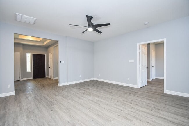Building Photo - 10322 Rancho Bernardo Ln
