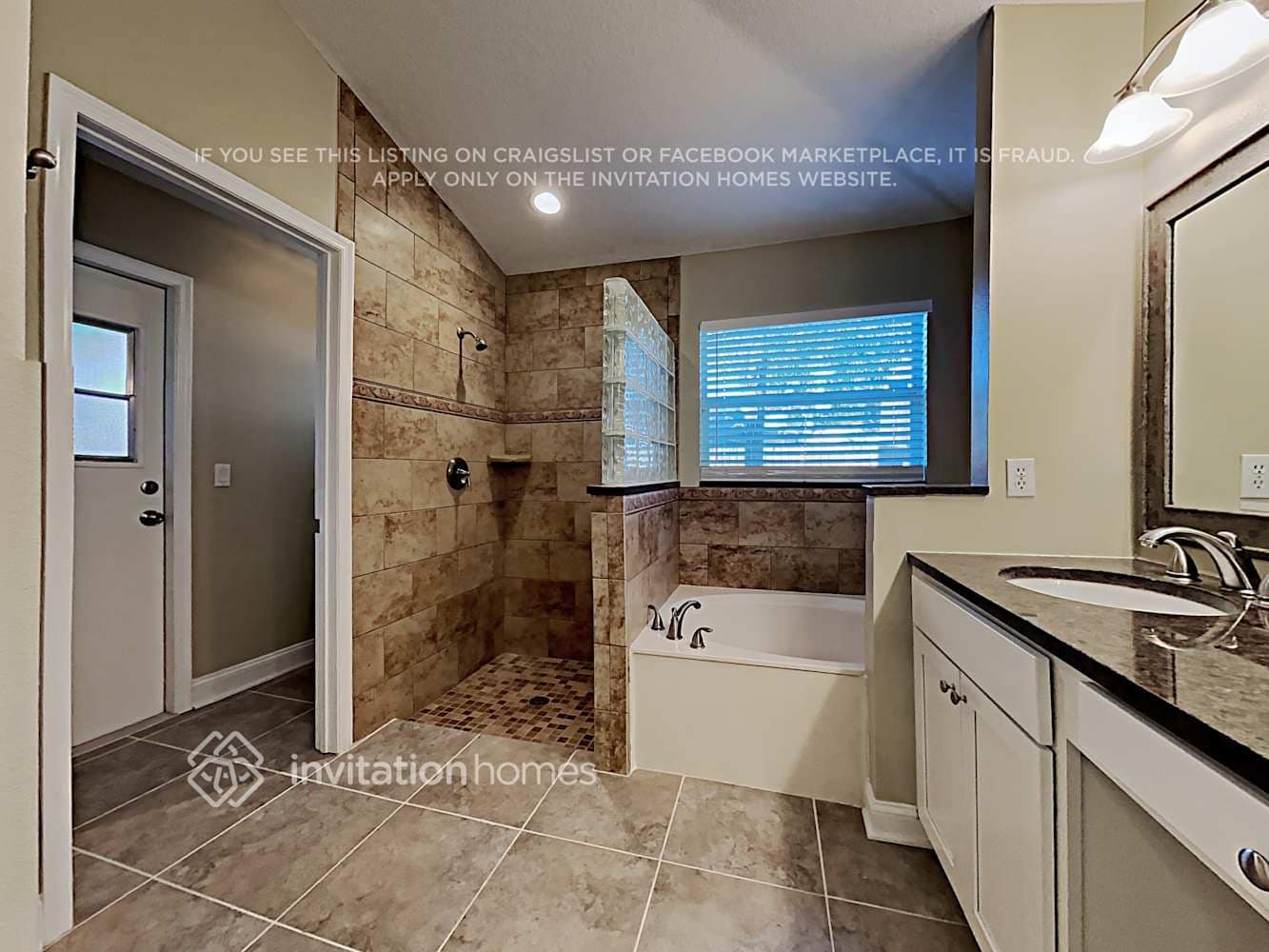 Building Photo - 3169 Floral Way E