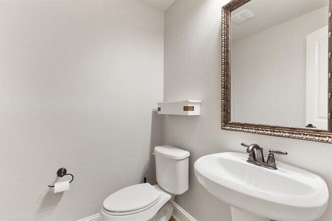 Building Photo - 4646 Rhett Ln