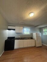 Building Photo - 152 Shephard Ave