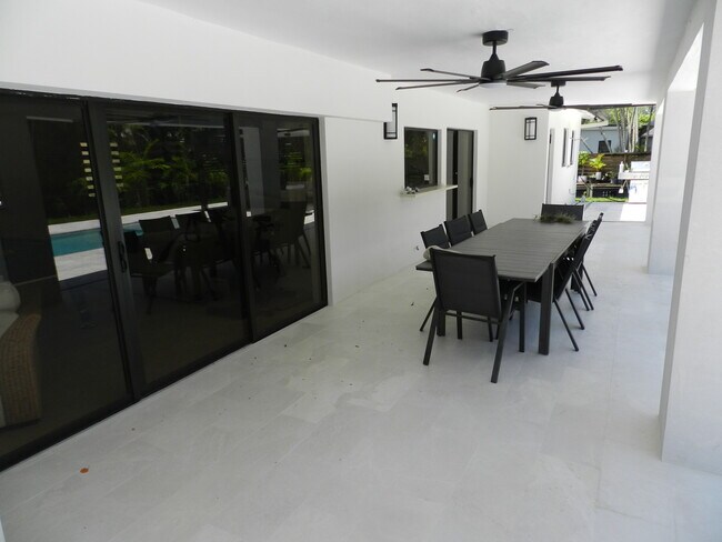 Building Photo - 9501 SW 69th Ct