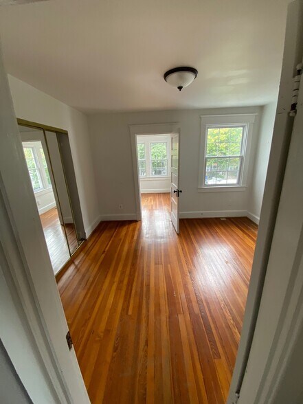 Building Photo - 112 N Peyton St