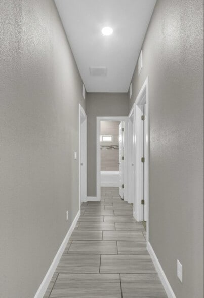 Building Photo - 2828 Tierra Oasis St