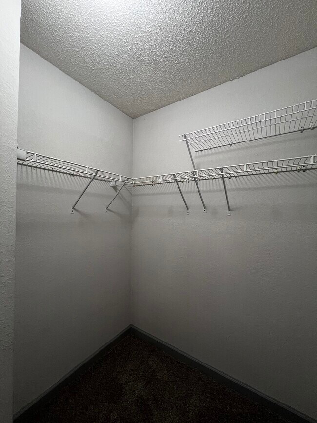 Building Photo - 1406 Golden Park Ct