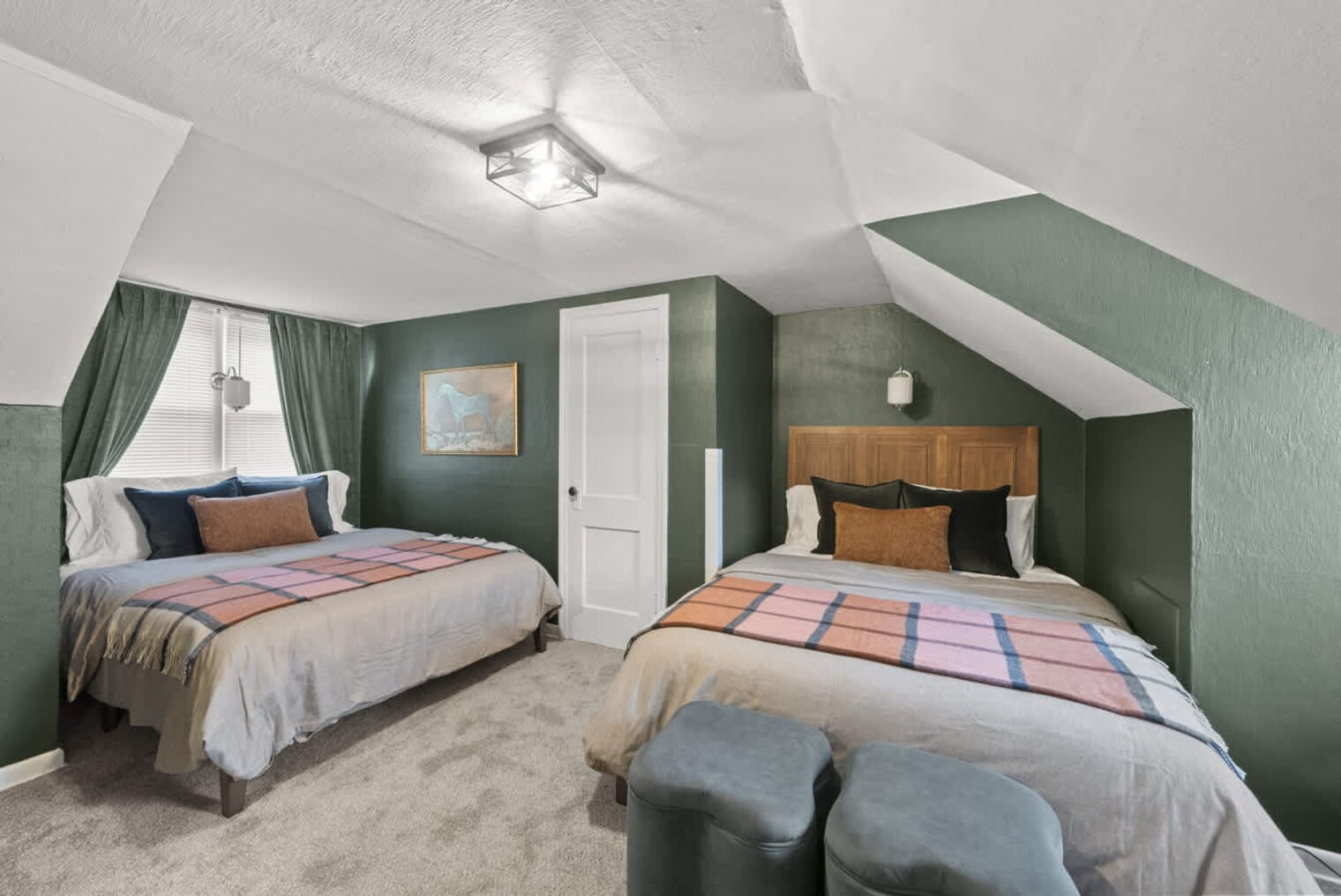 Building Photo - 1710 Hess Blvd