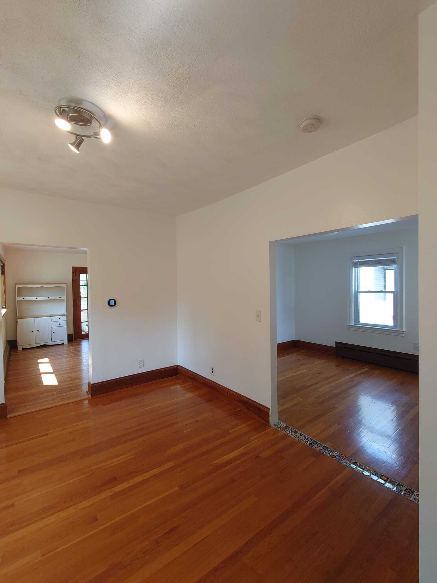 Building Photo - 11 Hinckley St