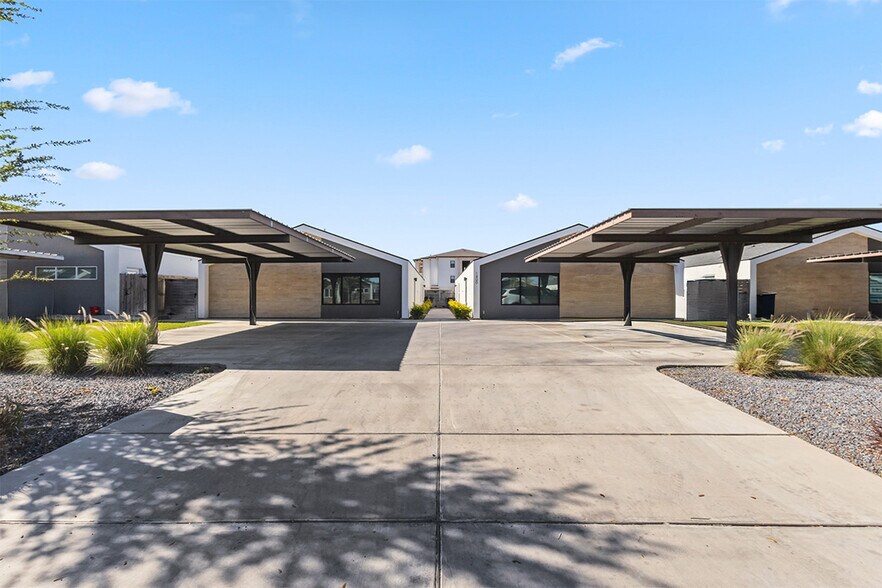 Building Photo - 1400 Hibiscus Ave