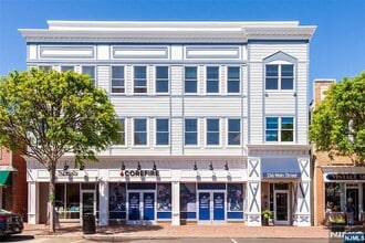 Building Photo - 246 Main St