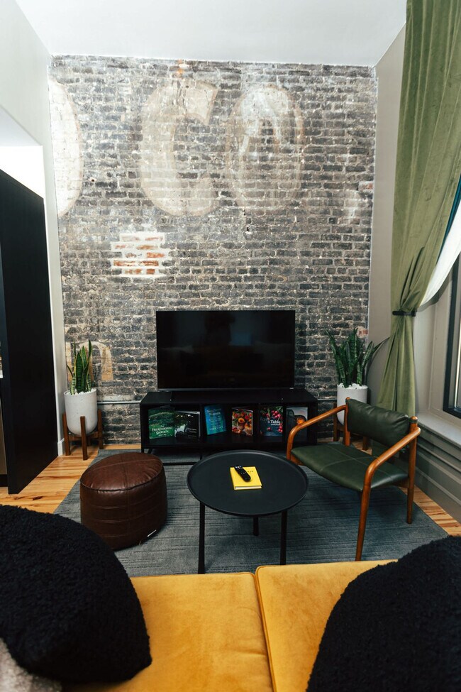 Building Photo - 1911 3rd Ave N