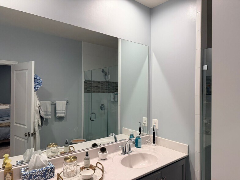 Master bathroom - 23659 Turtle Point Ter