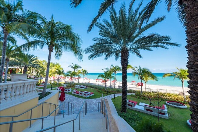 Building Photo - 17749 Collins Ave