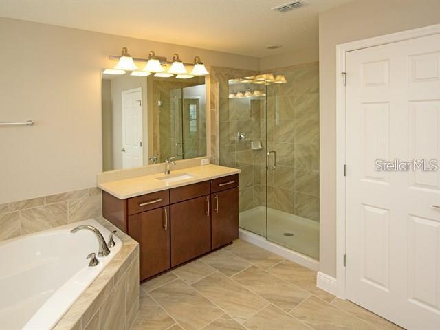 Building Photo - 8631 Crescendo Ave