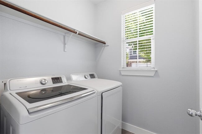 Building Photo - 7208 Lysander Ct