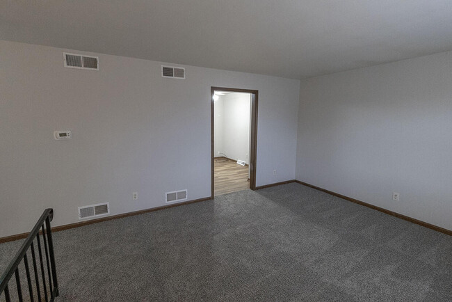 Building Photo - 4467 Santa Anna Dr