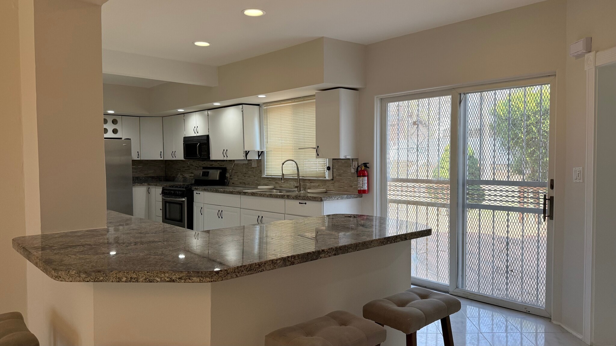 Building Photo - 238 Claremont Ave