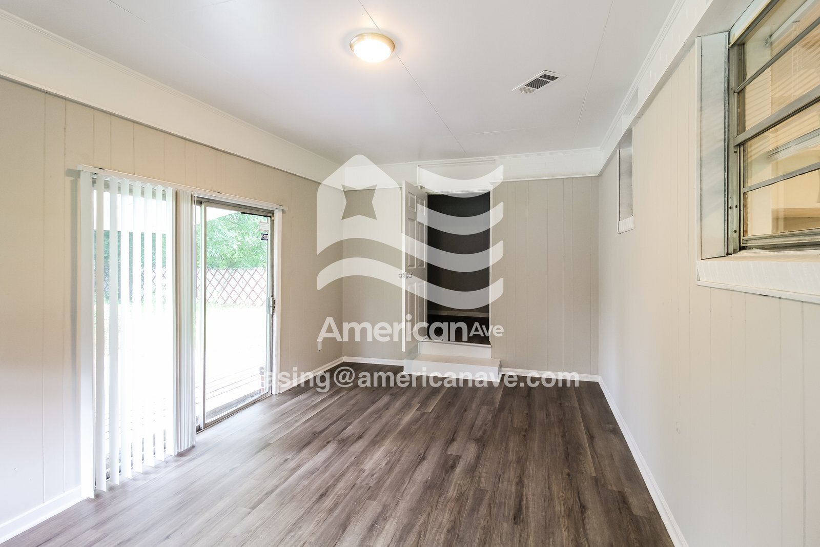 Building Photo - 2227 Danbury Dr