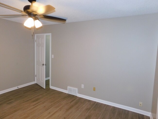Building Photo - 8078 Greenbrook Pkwy