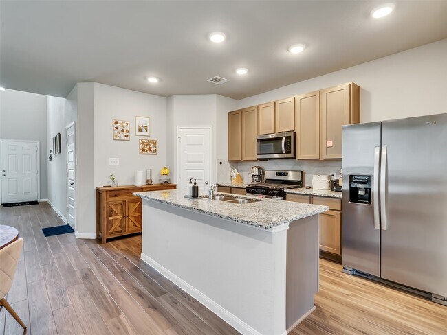 Building Photo - 2416 Bluefish Ct