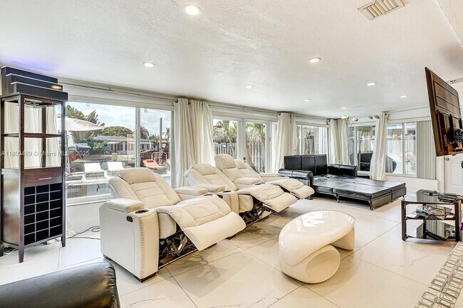 Building Photo - 963 Nautilus Isle