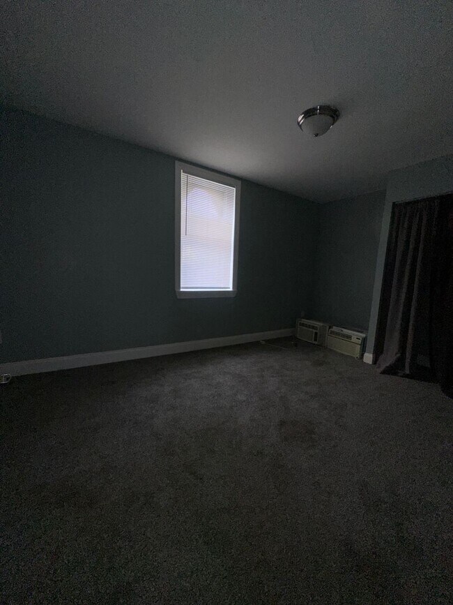 Building Photo - 1721 N Creighton St