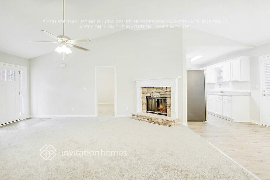 Building Photo - 187 Pebblebrook Way