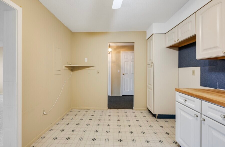 Building Photo - 1460 Elm St
