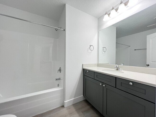 Building Photo - 3 Bed/2.5 Bath Townhome in Lehi