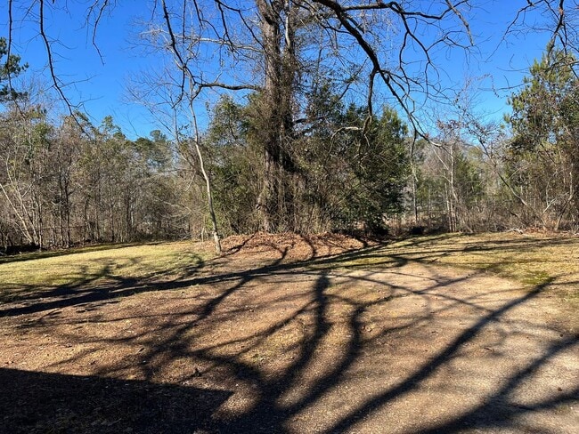 Building Photo - At Last, This Is What You’ve Been Searching For!! Call the office to schedule a tour.