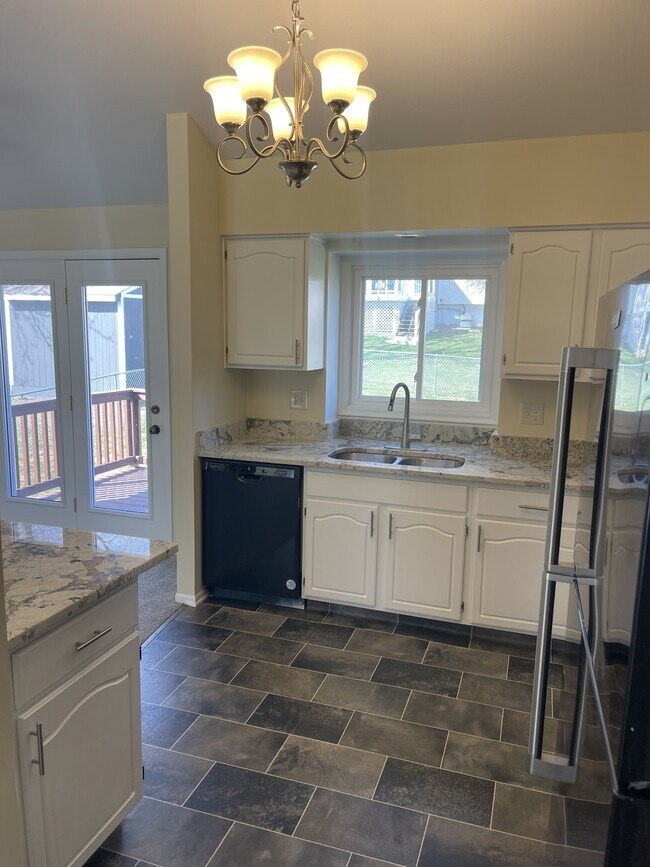 Building Photo - 406 Laredo Rd