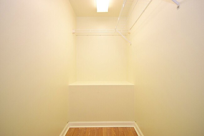 Building Photo - 5351 N East River Rd