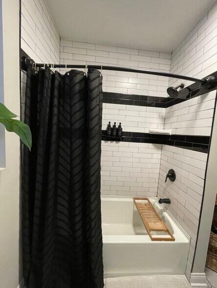 Building Photo - 1954 E 73rd Pl