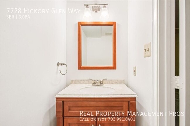 Building Photo - 7728 Hickory Glen Way