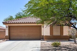 Building Photo - 1006 S Clancy Cir