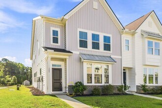 Building Photo - 103 Pine Gate Dr