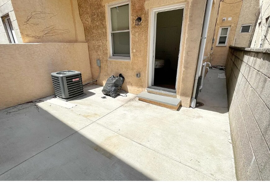 Building Photo - 1310 W Ritner St
