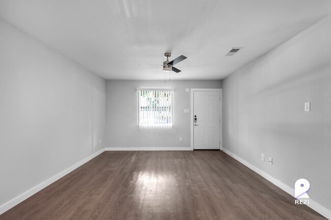 Building Photo - 1714 Patton Ln