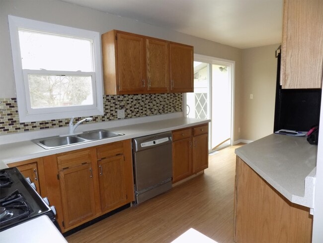 Building Photo - 1005 E North St