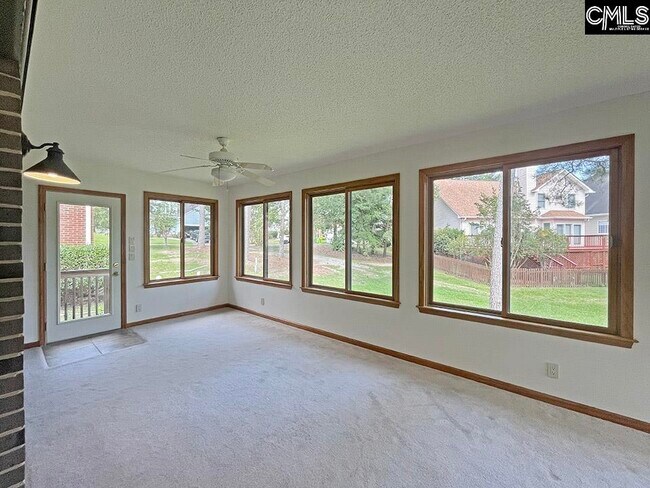 Building Photo - 305 Willowood Pkwy