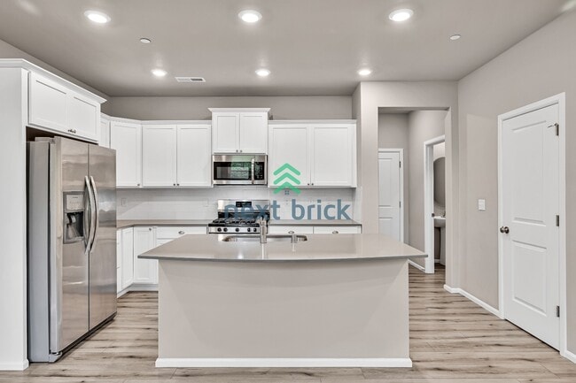 Building Photo - 3 Bed, 2.5 Bath Beautiful Townhouse Available for Rent!