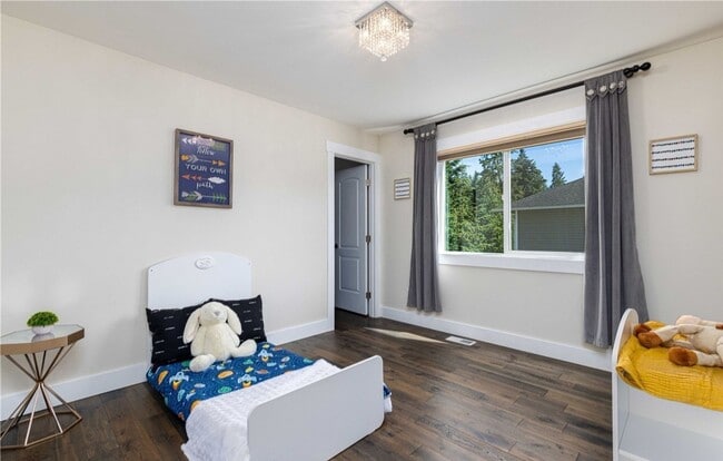 Building Photo - Stunning large 4 bedroom in Northwest Land...