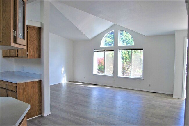 Building Photo - 3 Bedroom 2 Bath MF Home Carlton OR